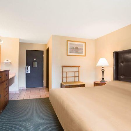 Knights Inn Endwell Esterno foto
